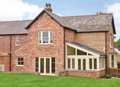 Take a tour around bay house